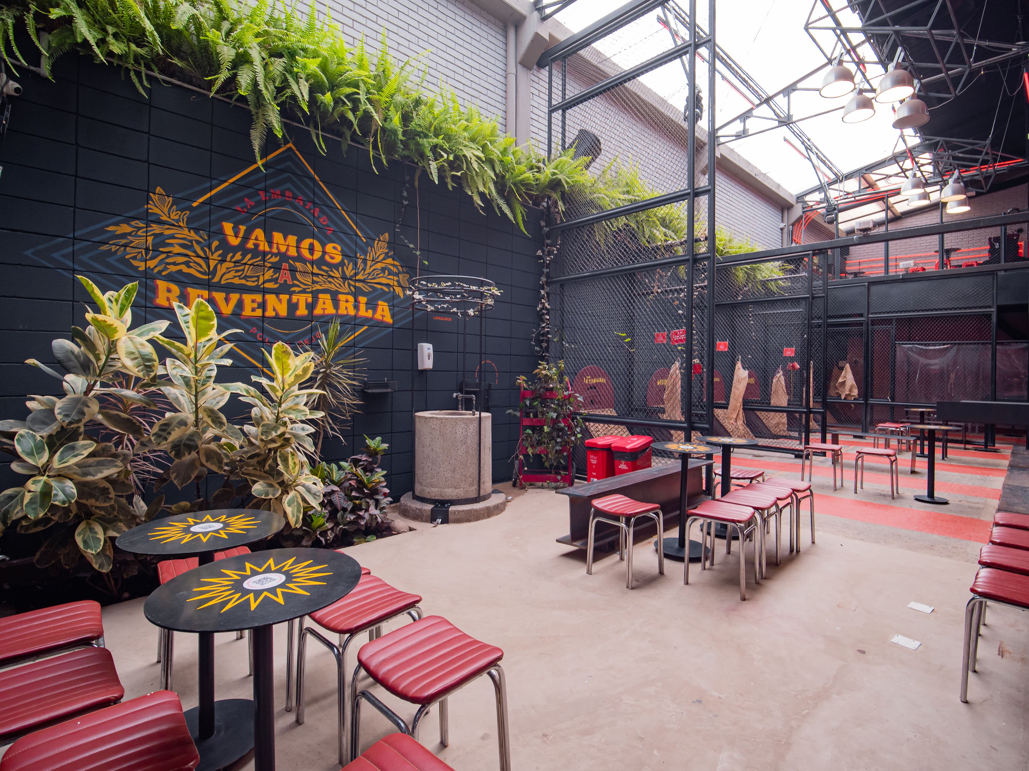 Bodega de tejo con estilo urbano